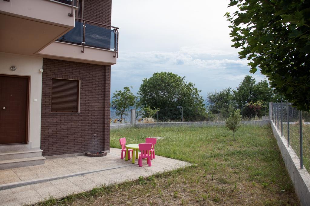 Sea View Appartment In Geoponika Nea Kallikrateia Exterior photo