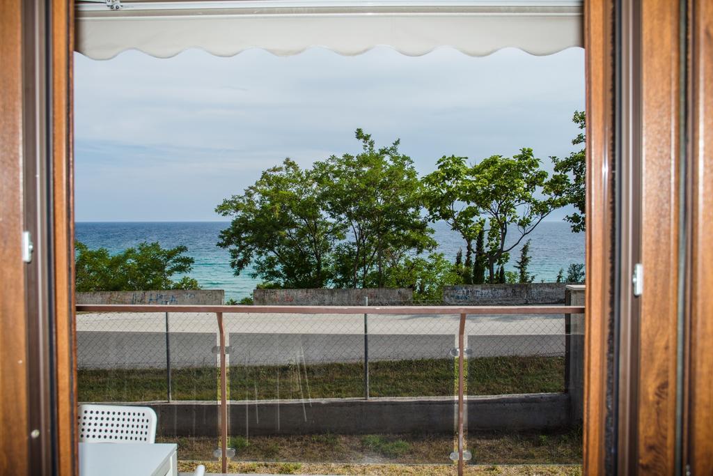 Sea View Appartment In Geoponika Nea Kallikrateia Exterior photo